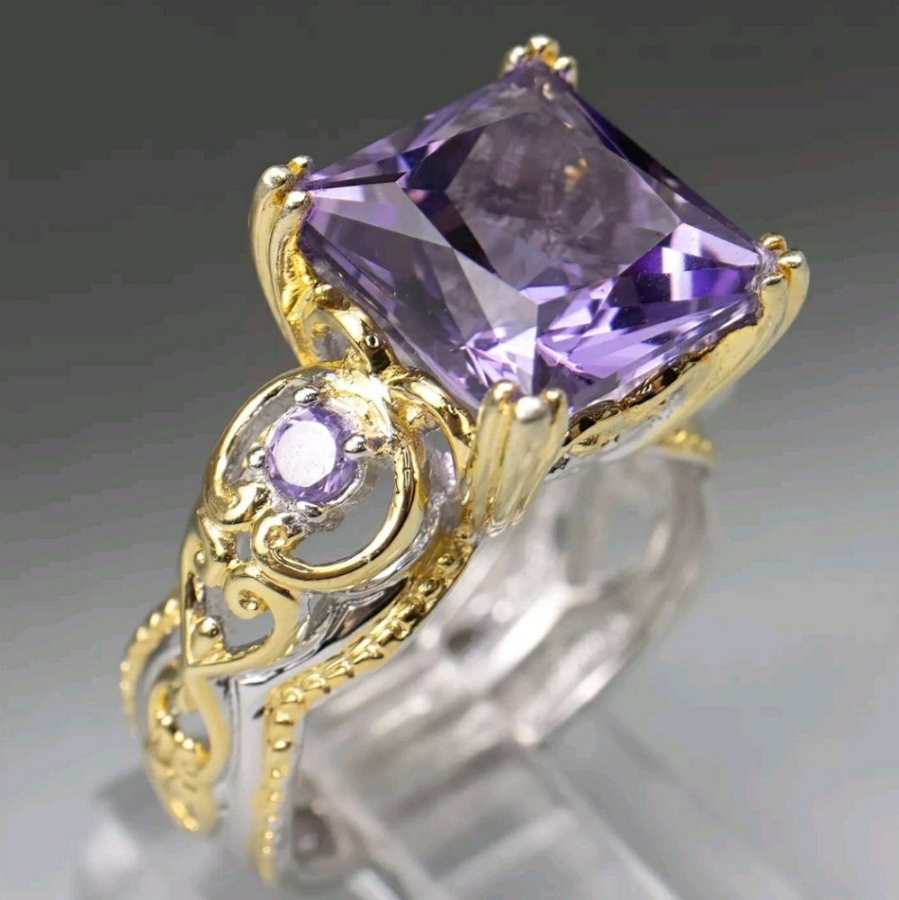 NWOT! Gorgeous Michael Valitutti Gems En Vogue  African Amethyst Ring